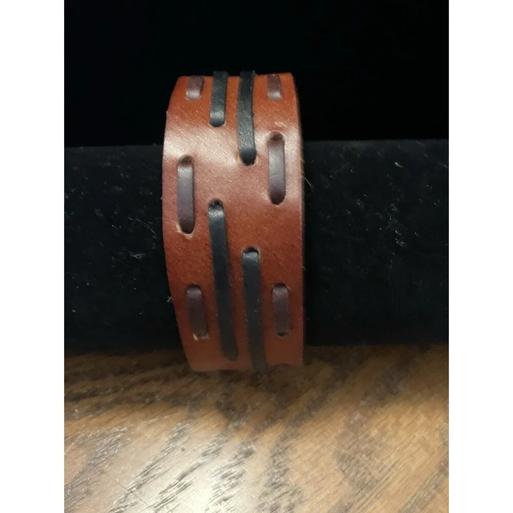 Leather Bracelet Stitching Accents 8"-8.5" Men Women Snap Closure - Picture 1 of 4